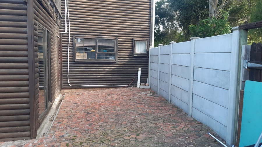 To Let 3 Bedroom Property for Rent in Dana Bay Western Cape